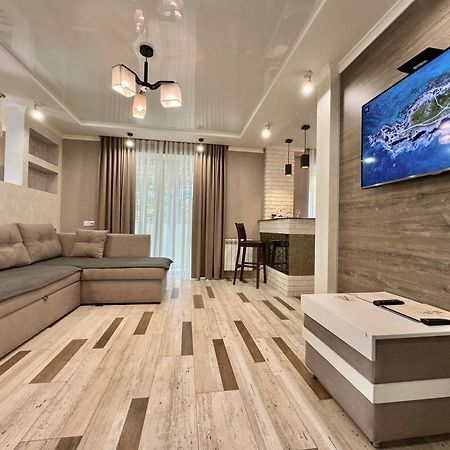 Apartpoltava: Luxury Studio with Corner Bath and Panoramic Balcony Exterior photo